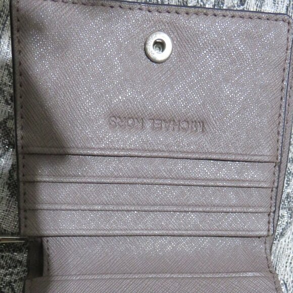 MICHAEL KORS Cream Pale Pink compact wallet - Picture 4 of 7